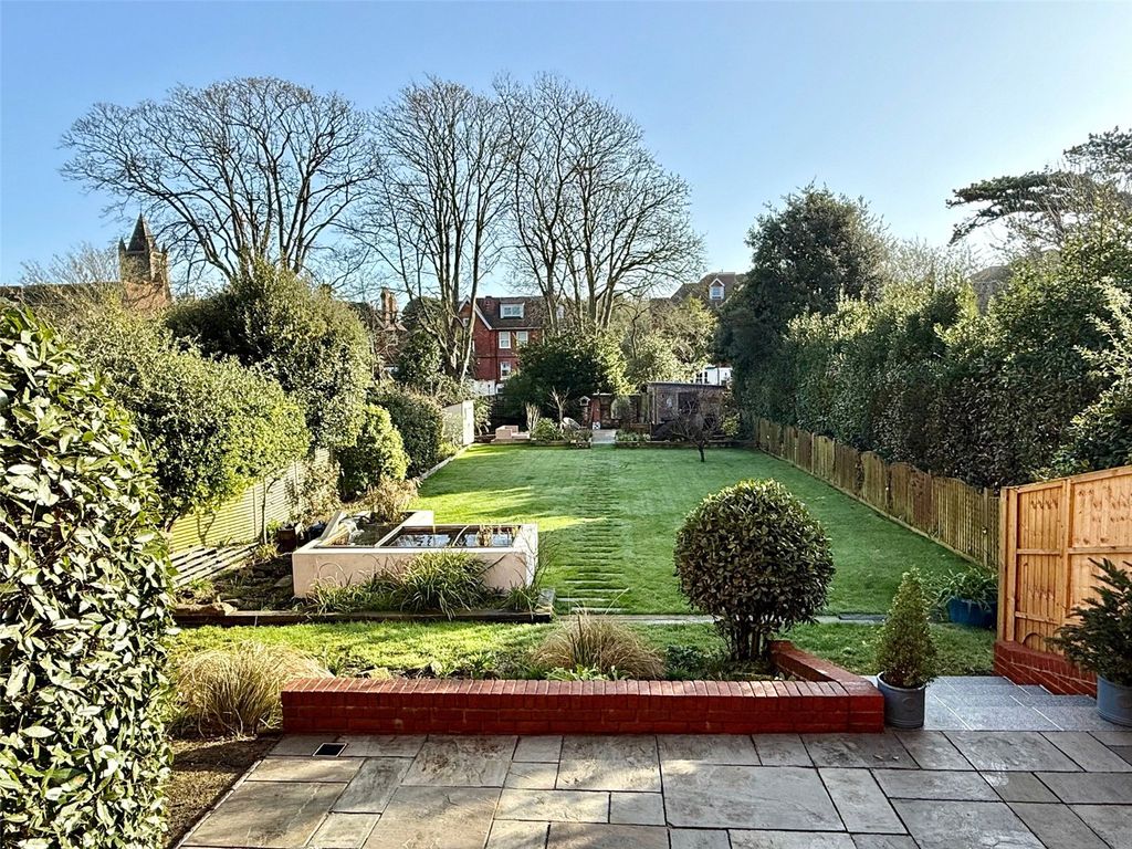 Property photo 3 of 23 Picture No. 31