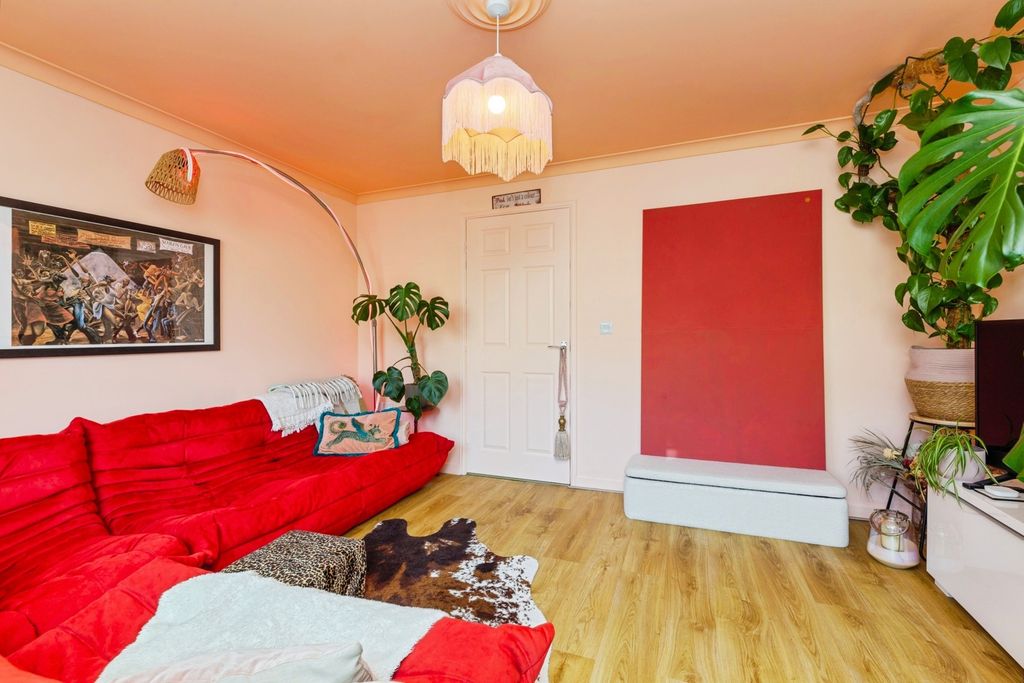 Property photo 3 of 16 Photo