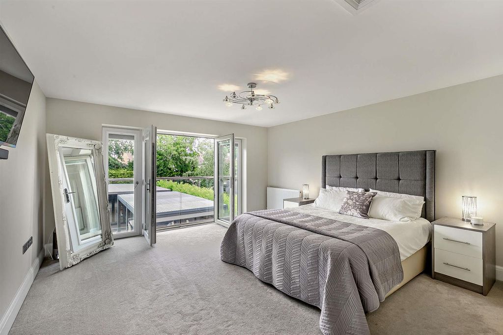 Property photo 3 of 51 8603837-Interior16-800.Jpg