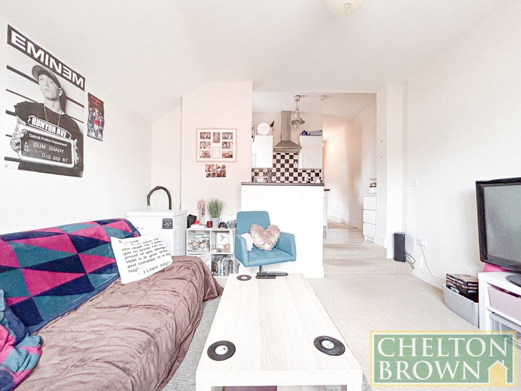 Property photo 3 of 15 Living Room