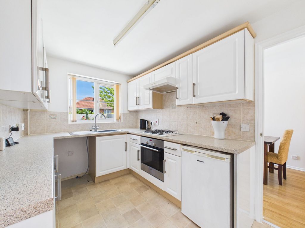 Property photo 3 of 20 Kitchen