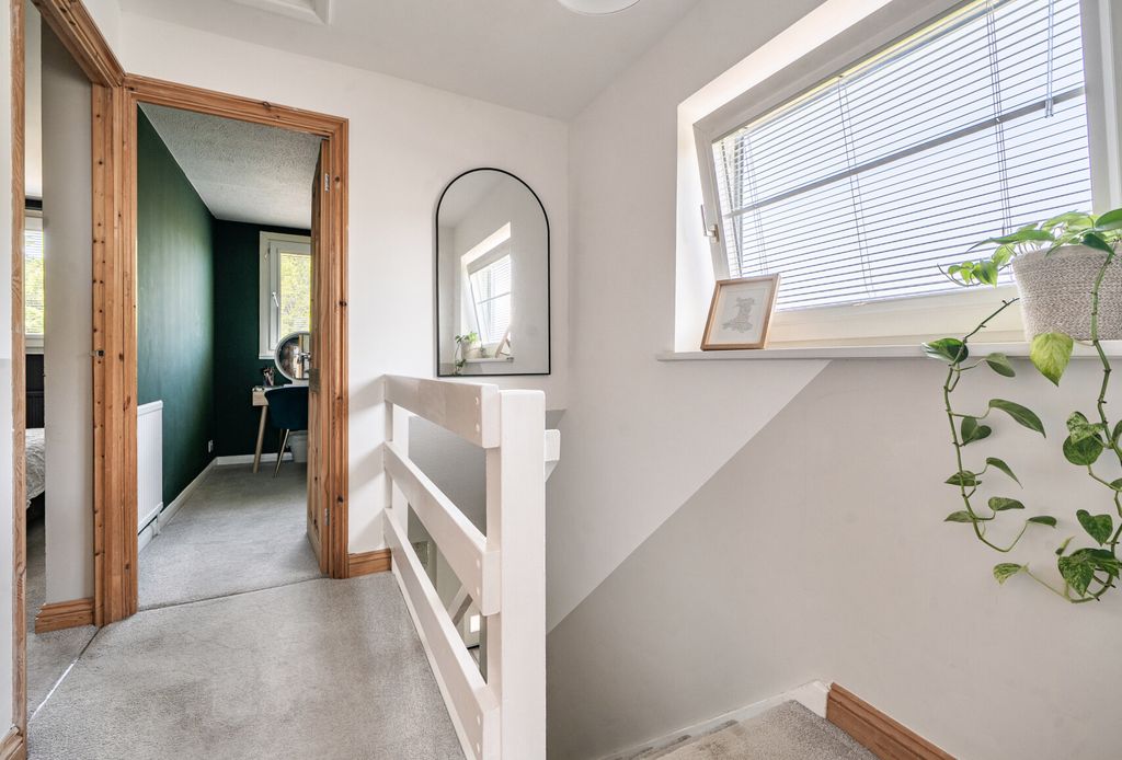 Property photo 3 of 23 1486599-18-6A511B...
