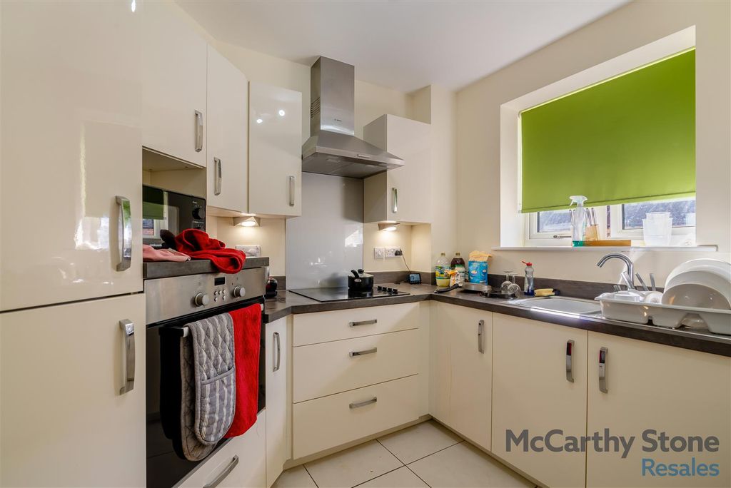 Property photo 3 of 38 8644454-Interior12.Jpg