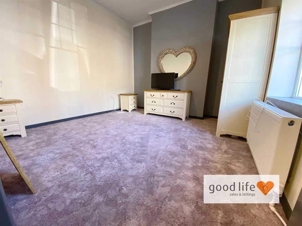Property photo 3 of 10 Bedroom 125Houghtonstreet.Jpg