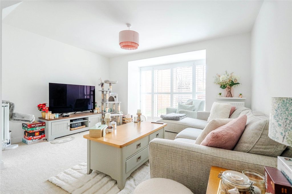 Property photo 2 of 19 Picture No. 11