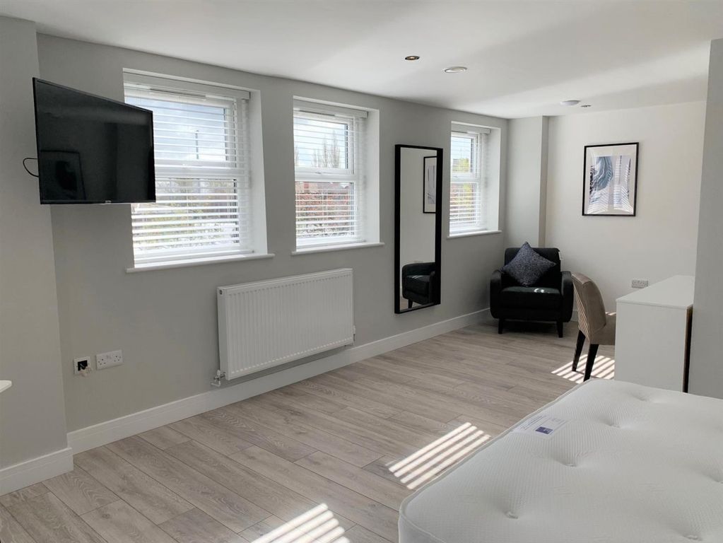 Property photo 3 of 6