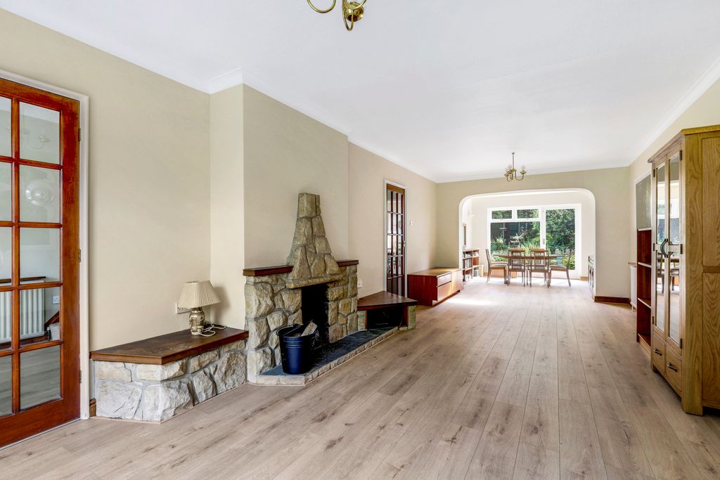 Property photo 3 of 19