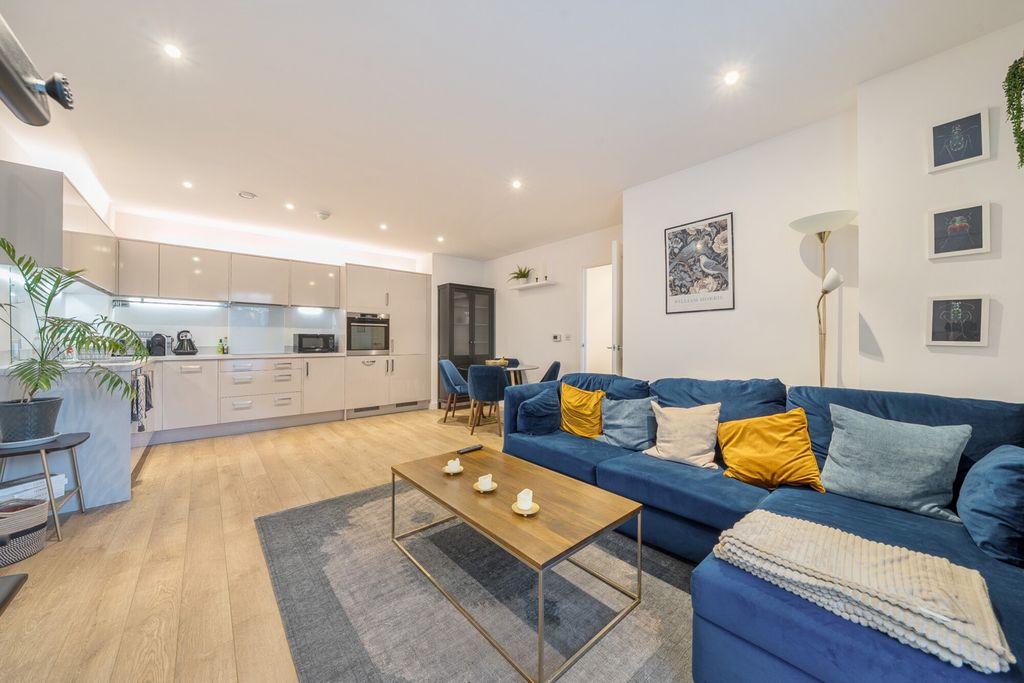 Property photo 1 of 19 Reception