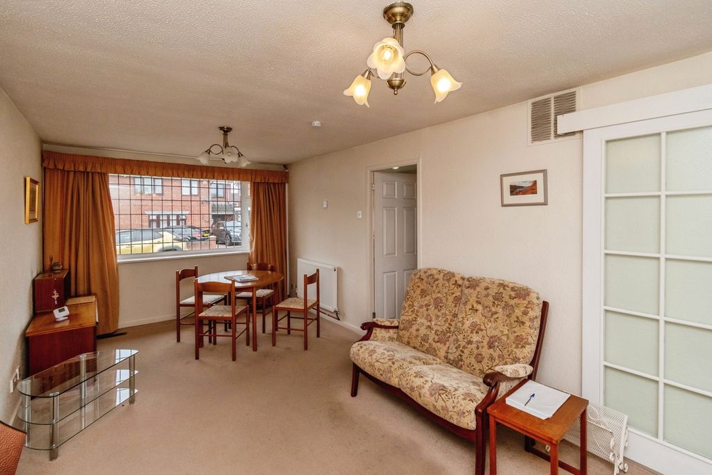 Property photo 2 of 16 Pbox-Img.Jpg