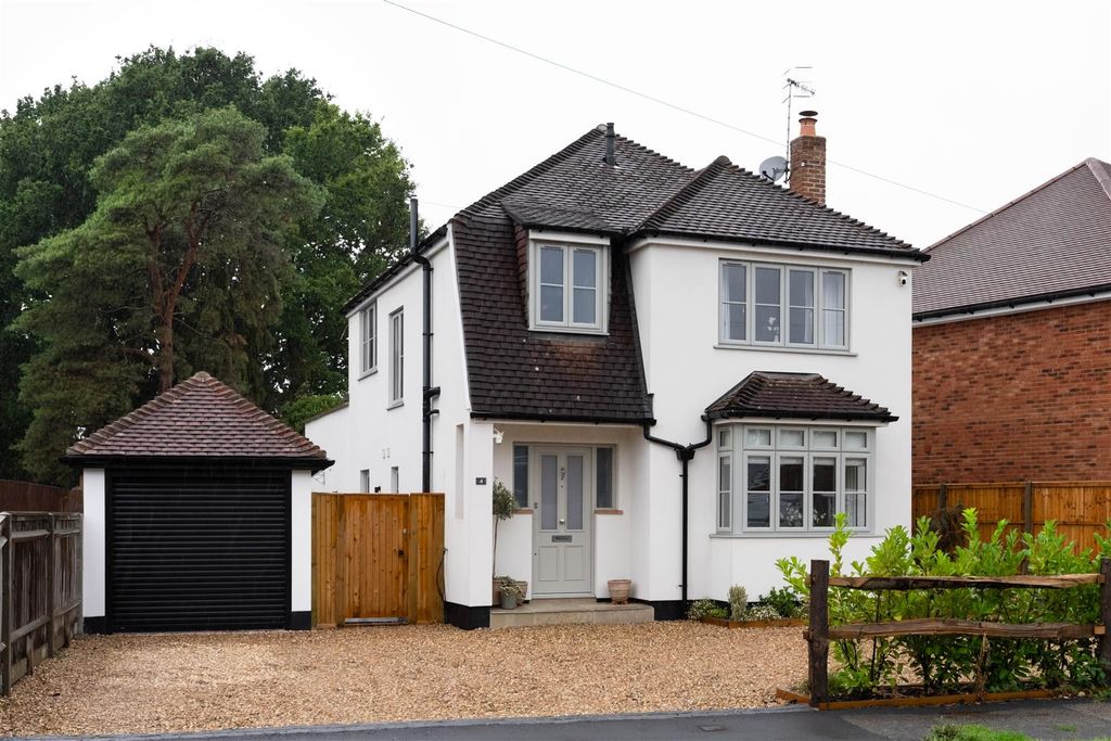 Property photo 2 of 32