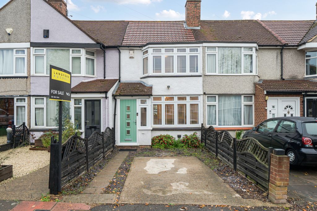 Property photo 1 of 19 External