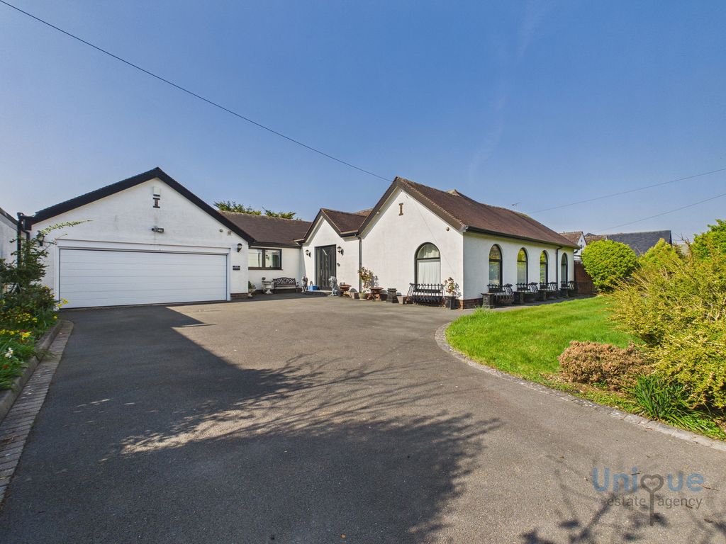 Property photo 2 of 27