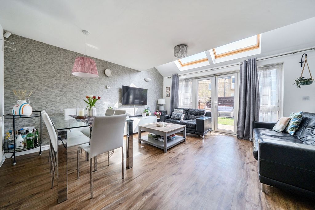 Property photo 3 of 20 1268751 (3)