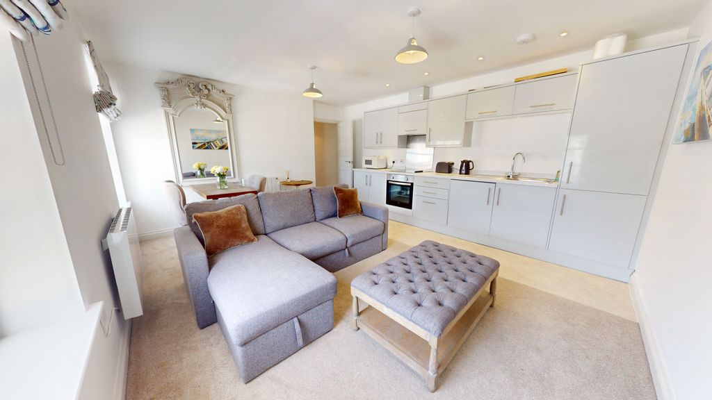 Property photo 2 of 12 09022025_124528