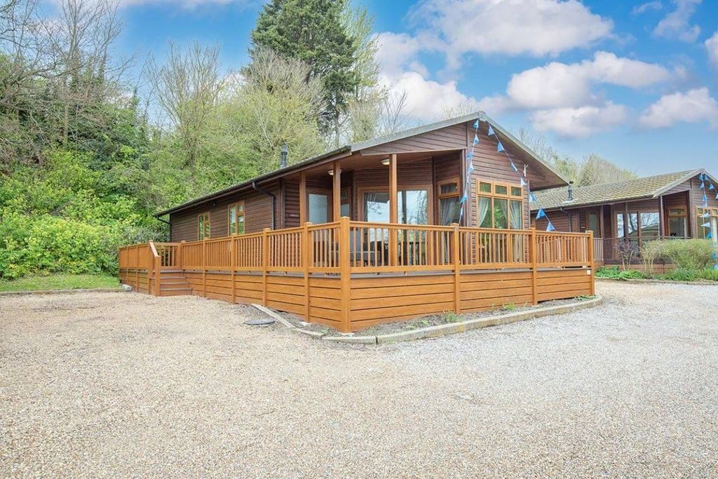 Property photo 1 of 22