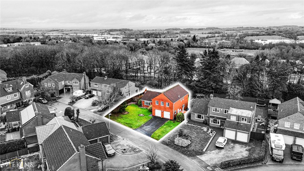 Property photo 2 of 33 Picture No. 31