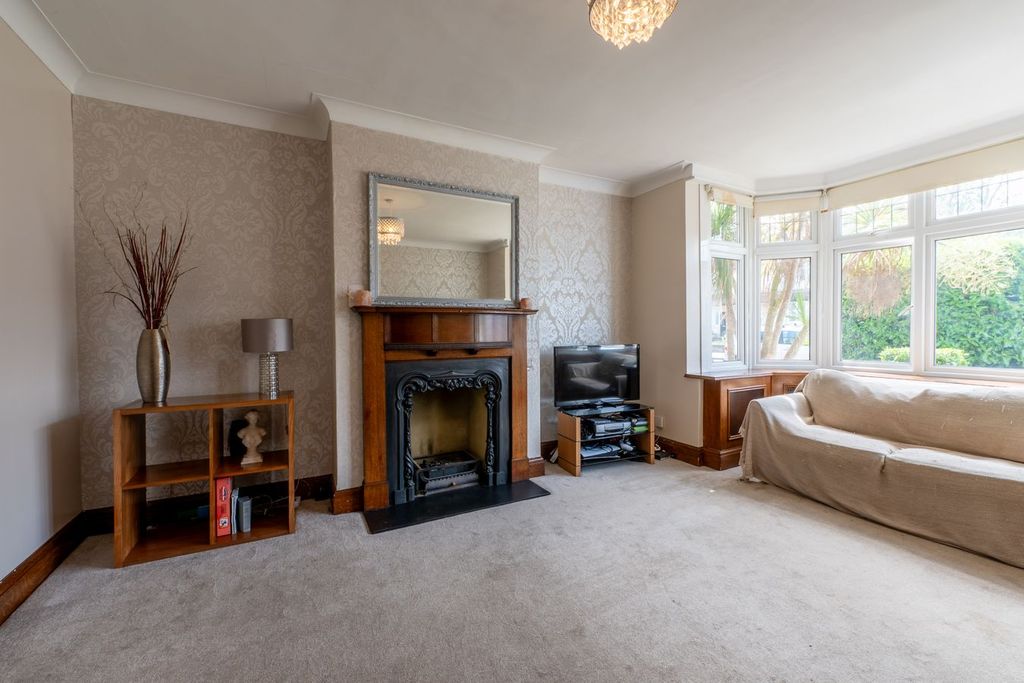 Property photo 3 of 19