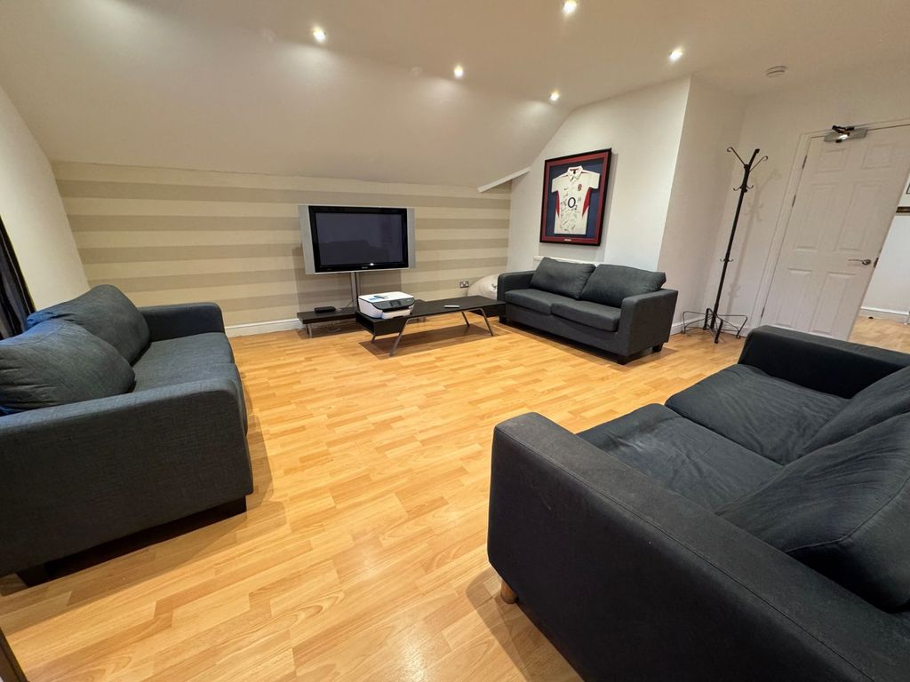 Property photo 2 of 10 Picture No. 06