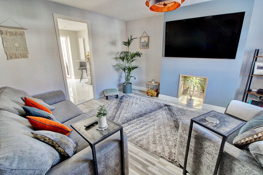 Property photo 2 of 27 2