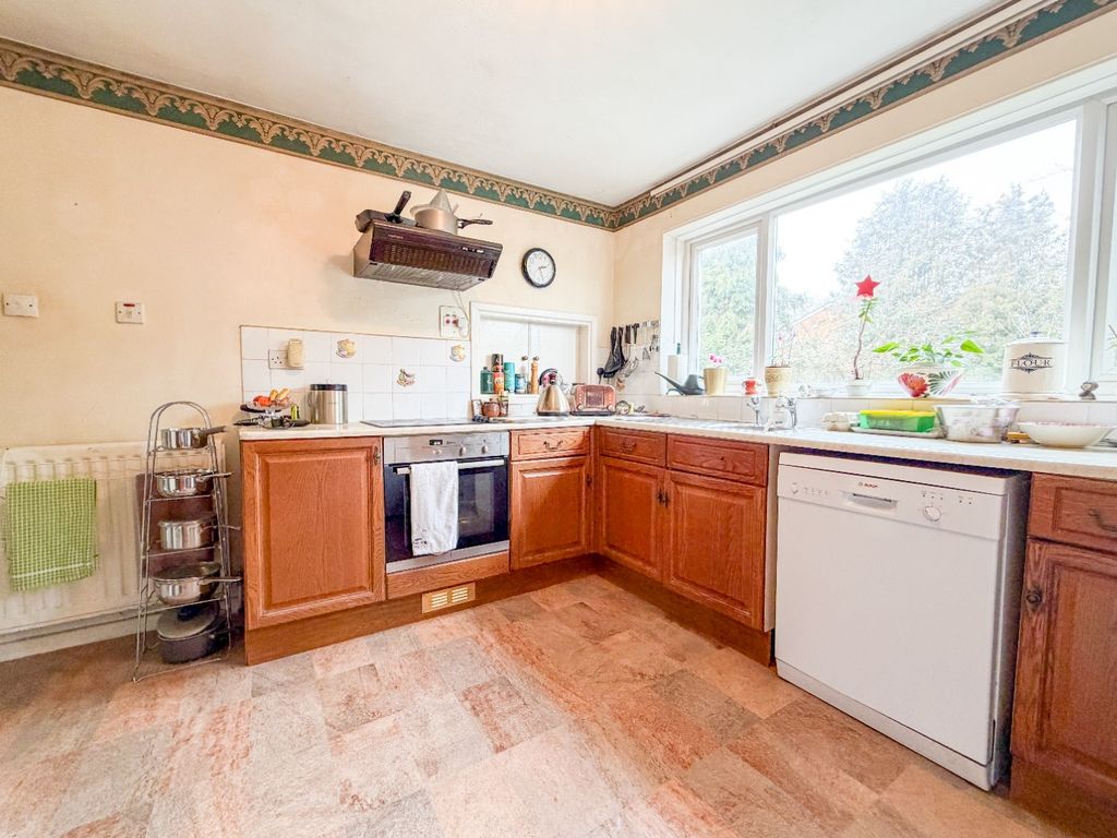 Property photo 3 of 22 4581584