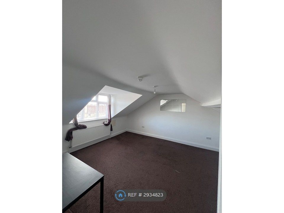 Property photo 2 of 8 Bedroom 1