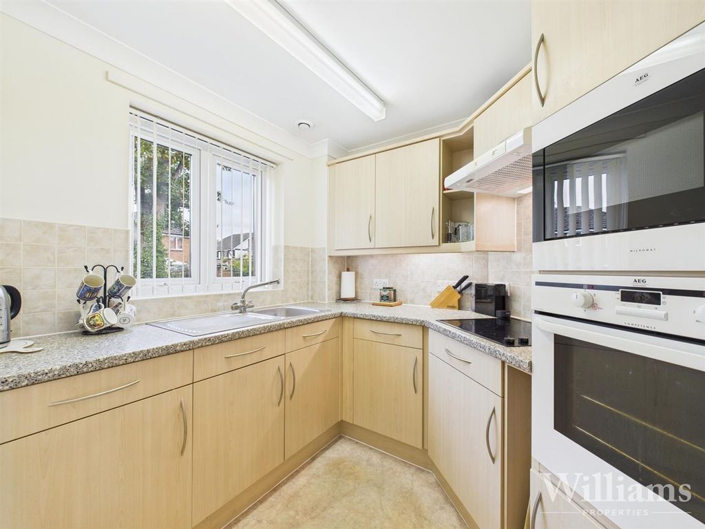 Property photo 3 of 11 Cam02861G0-Pr0512-Still009.Jpg