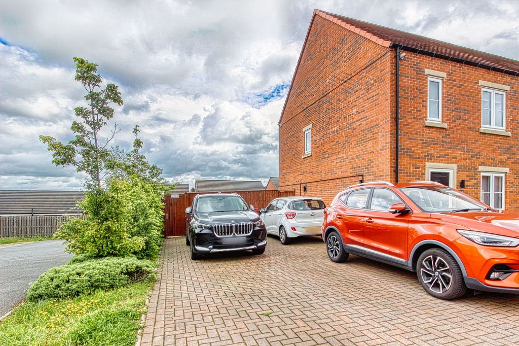 Property photo 3 of 22 Driveway - 2 Cars