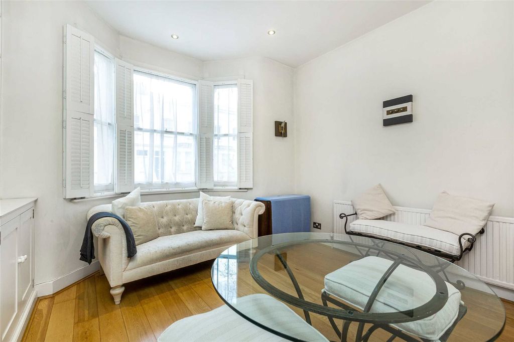 Property photo 2 of 8 Photo