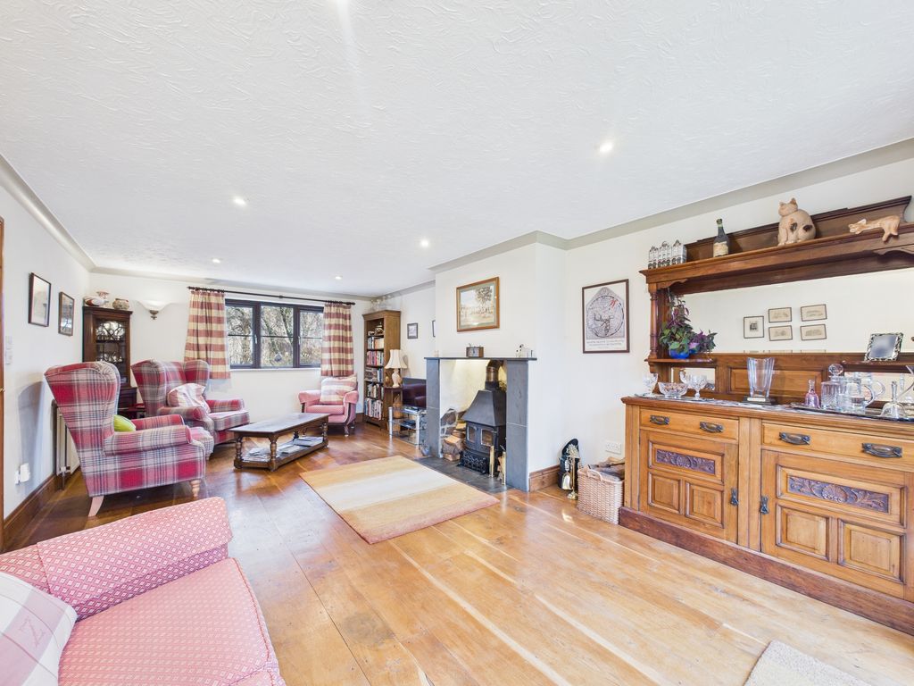 Property photo 3 of 22 Living Room