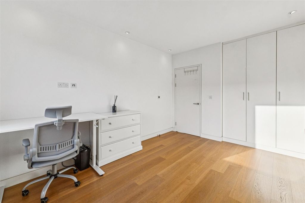 Property photo 3 of 10 13.Jpg