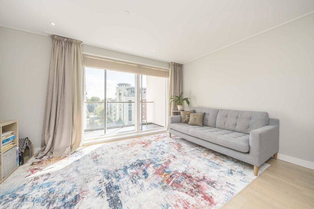 Property photo 2 of 7