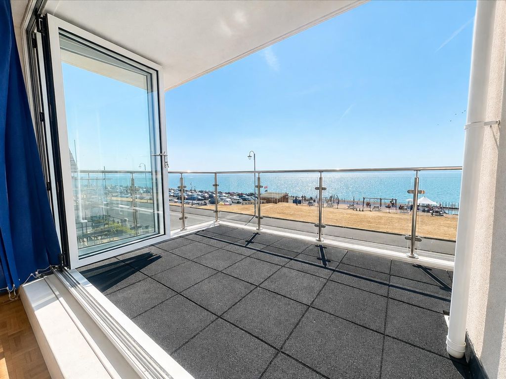 Property photo 3 of 18 Balcony