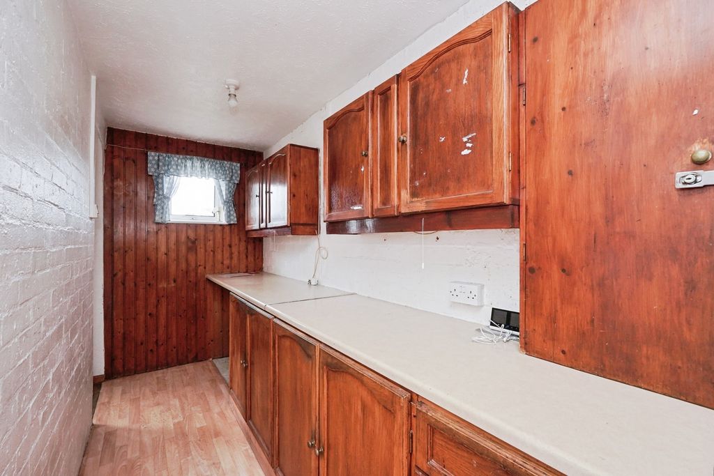 Property photo 2 of 17 Photo