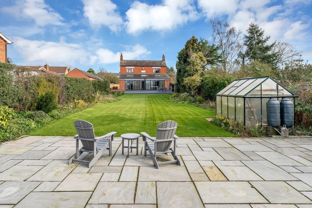 Property photo 2 of 36