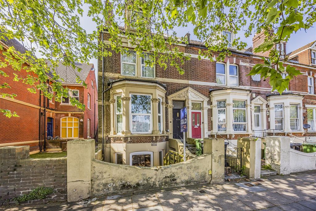 Property photo 1 of 8 London Road, Portsmouth-Porticomarketing-Nexa-17.J