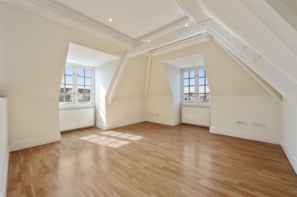 Property photo 2 of 16 54 Ridgeway,3.Jpg