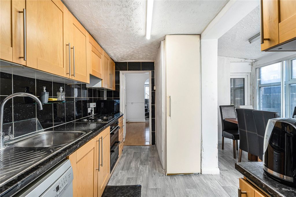 Property photo 3 of 29 Kitchen