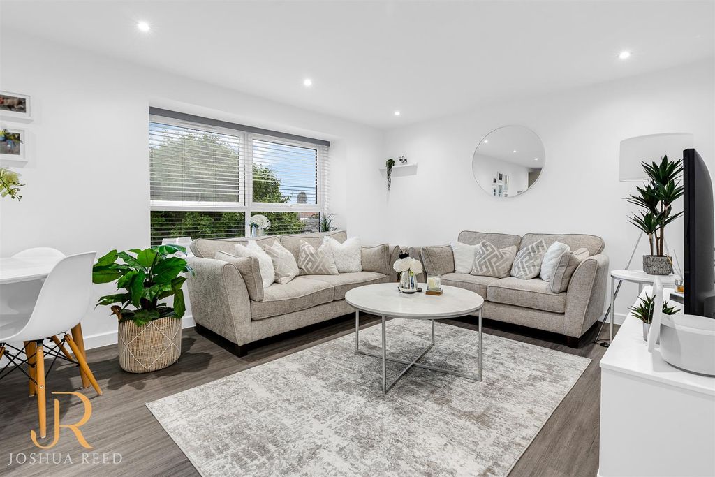 Property photo 3 of 16 Internal-9.Jpg