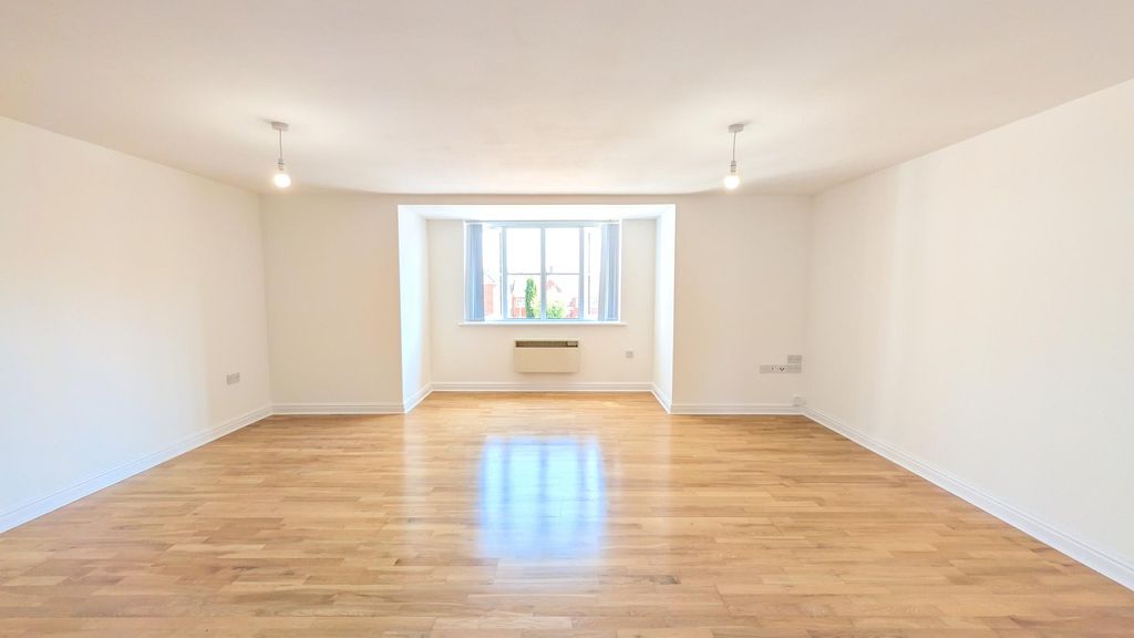 Property photo 2 of 8