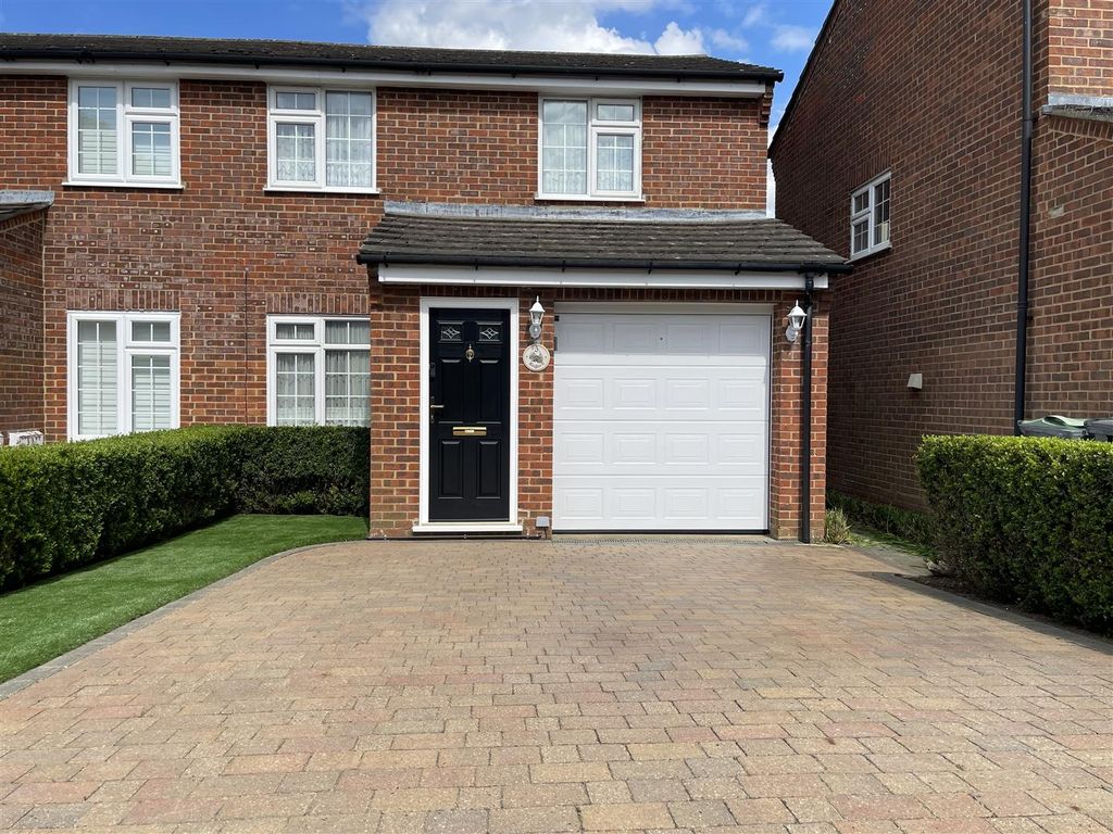 Property photo 1 of 13 Baywell - Front Of House.Jpeg