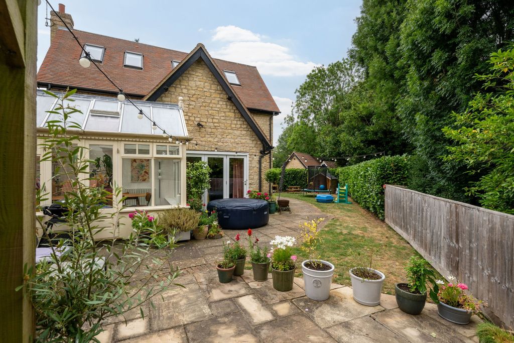 Property photo 3 of 57