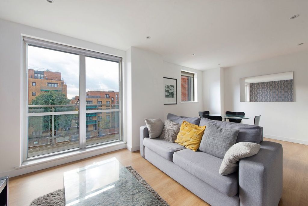 Property photo 2 of 9