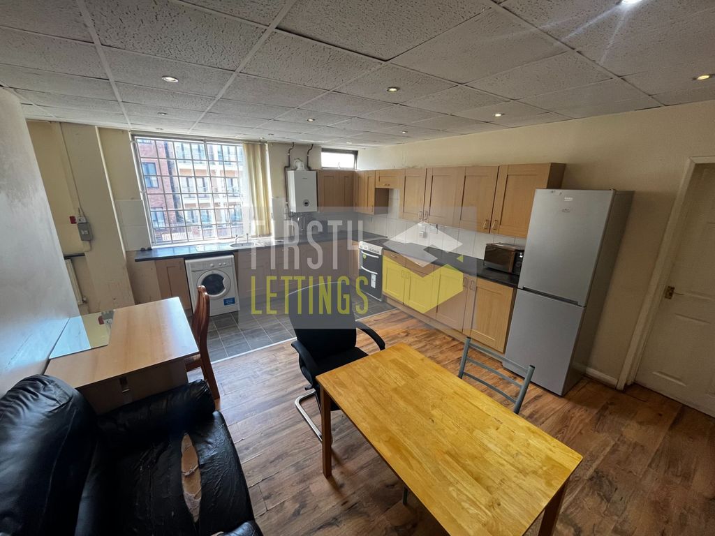 Property photo 2 of 9 Photo 9