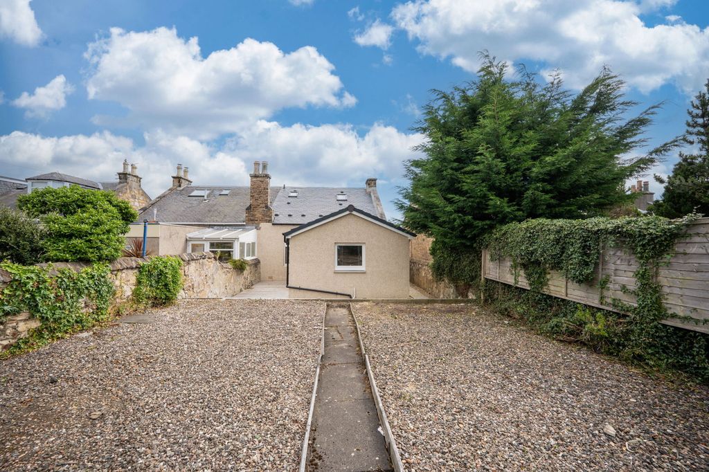 Property photo 3 of 29