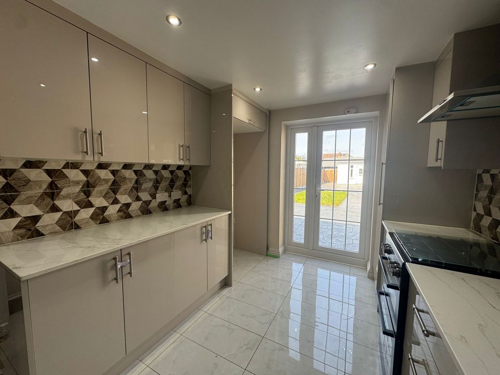 Property photo 2 of 9 Gallery