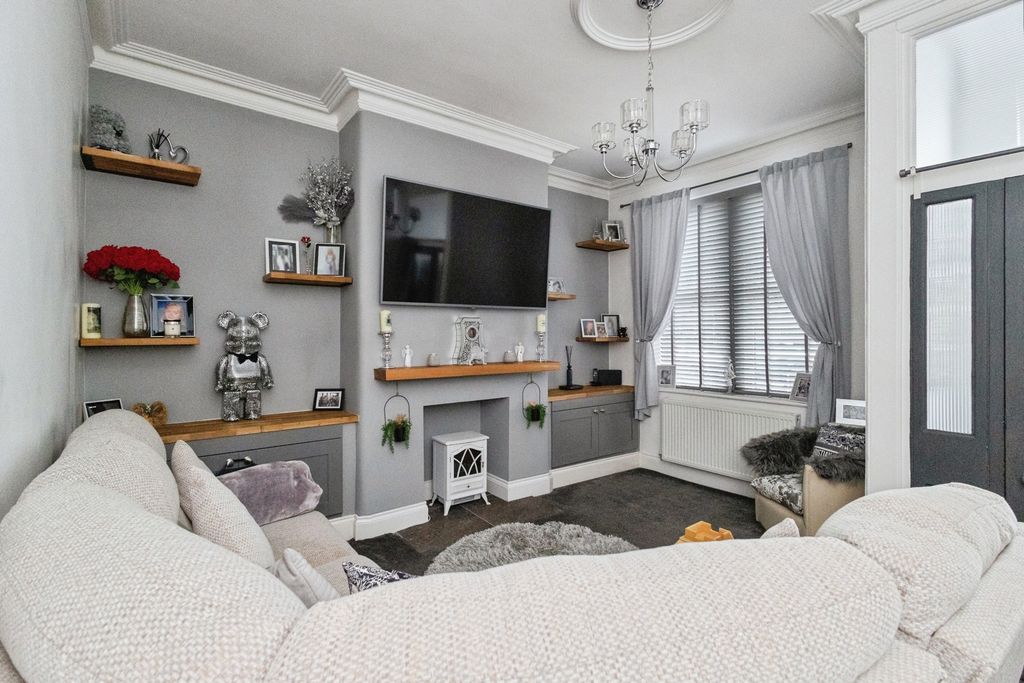 Property photo 2 of 33 Pbox-Img.Jpg