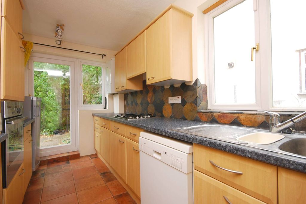 Property photo 3 of 8