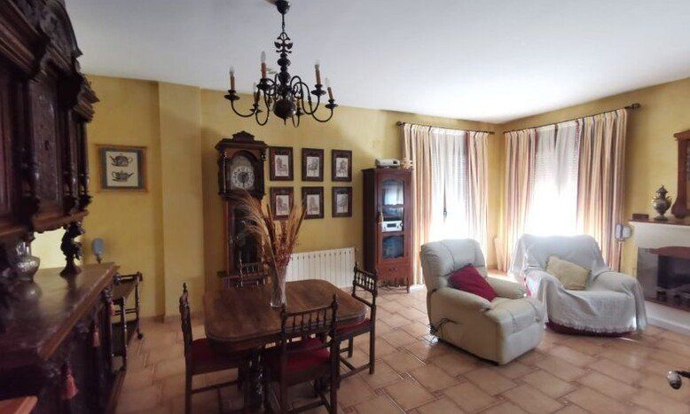 Property photo 3 of 36