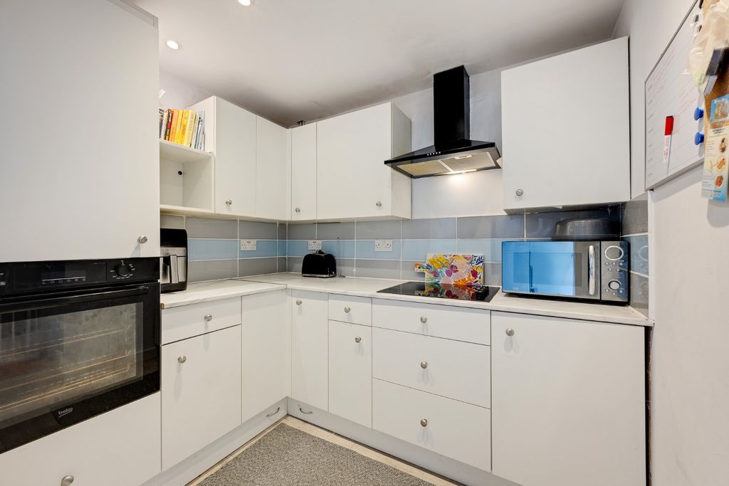 Property photo 2 of 13 5259083