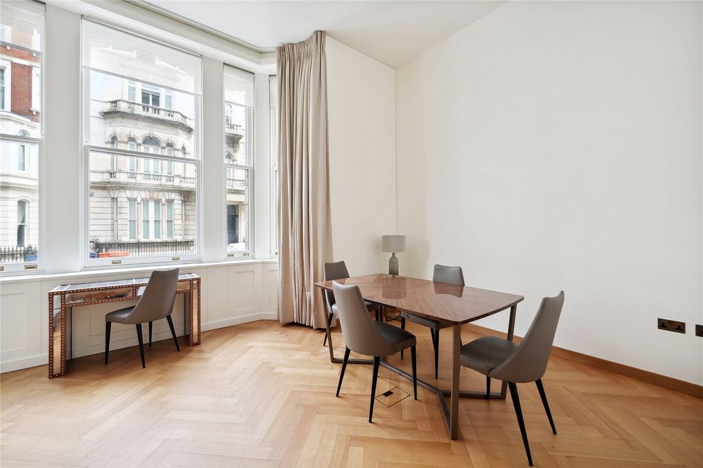 Property photo 2 of 24 Picture No. 18